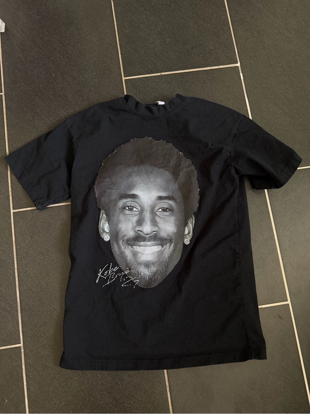 Kobe Bryant Portrait Graphic T-Shirt Black Adult Small